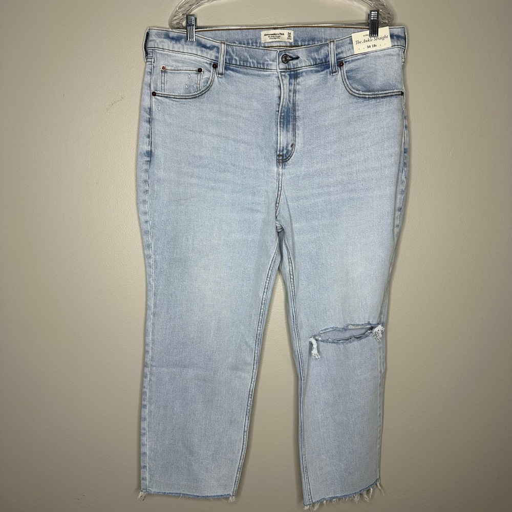 Abercrombie & Fitch Ultra High Rise Ankle Straight Jeans Light Wash 34 18s NEW